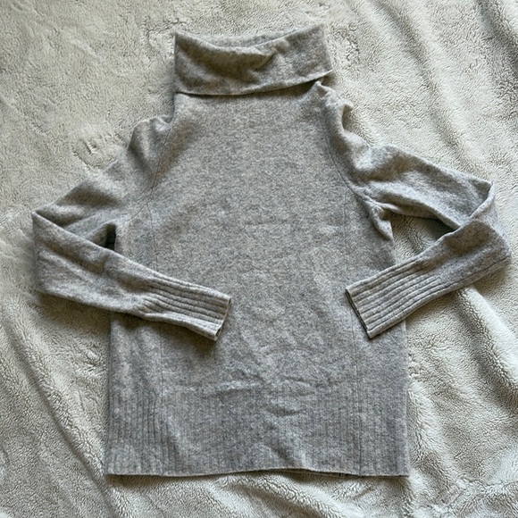Aritzia Community Yak-Wool Turtleneck Sweater Size XS | Heather Gray | Capsule | - Picture 2 of 9